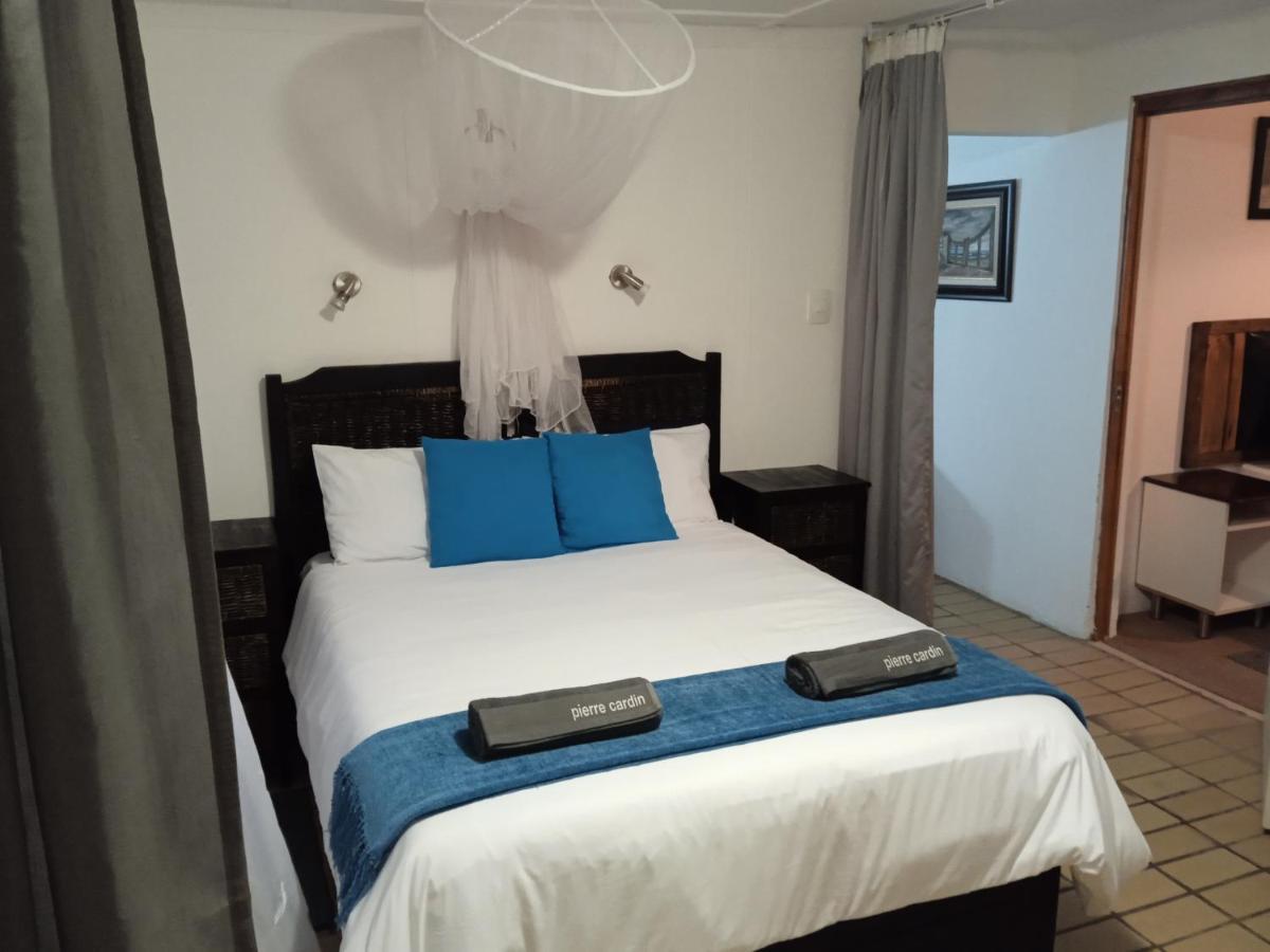Geckos B&B And Self-Catering Coffee Bay Ngoại thất bức ảnh